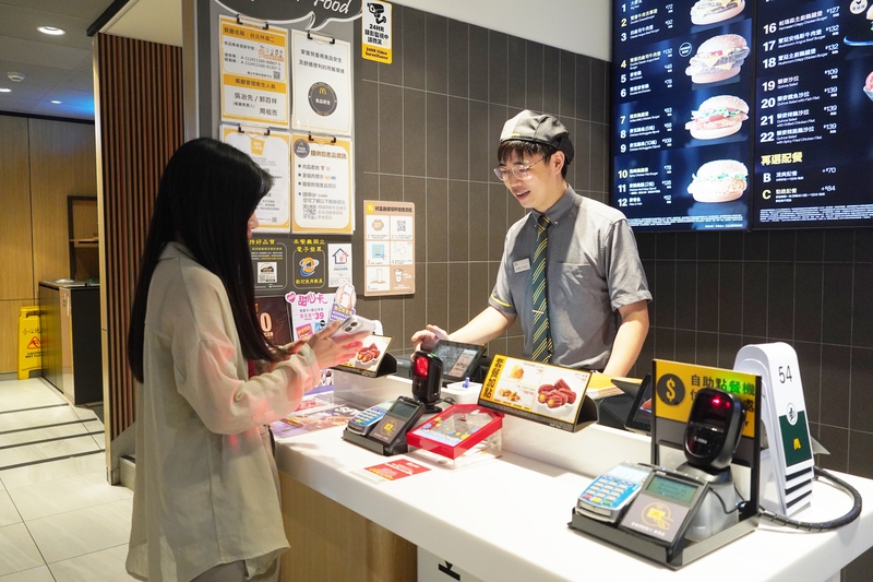 25 歲成為餐廳管理幹部! 麥當勞餐廳襄理如何翻轉他們的人生？