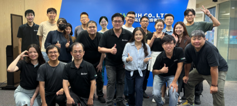 桓竑智聯成員合照。